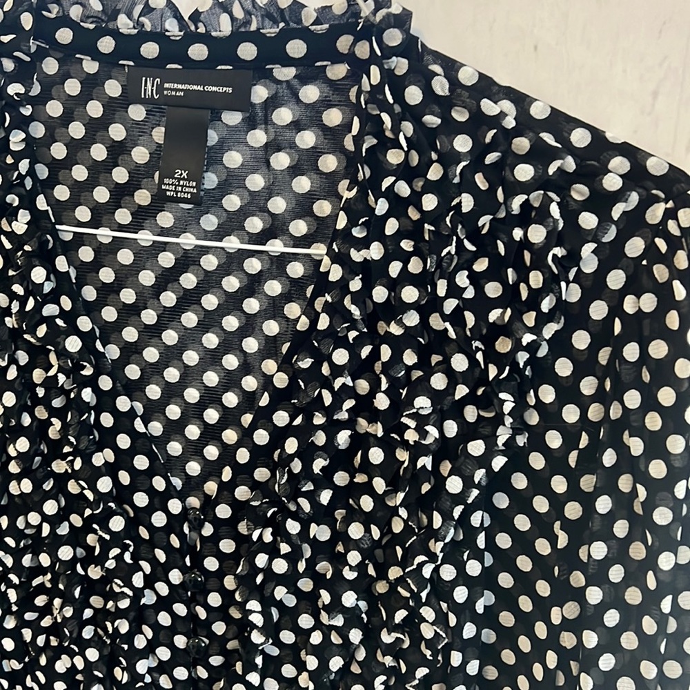 Polka dotted Top - Picture 1 of 5